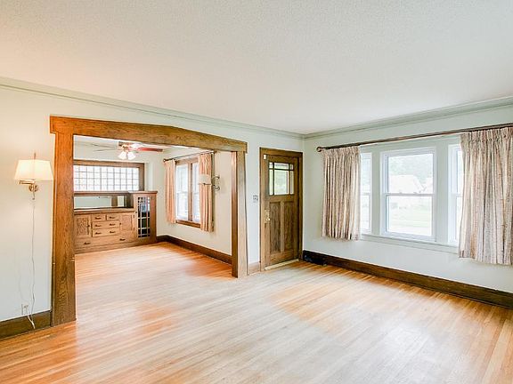 3rd image of 4020 24th Ave S