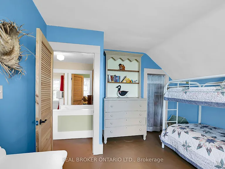 11611 Beach Rd W — Photo 23
