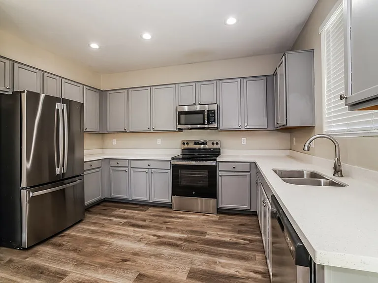 7203 W Illini St — Photo 6
