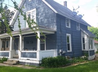 631 Grace St, Elgin, IL 60120