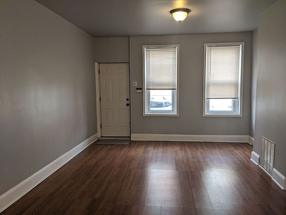 2nd image of 2060 E Monmouth St
