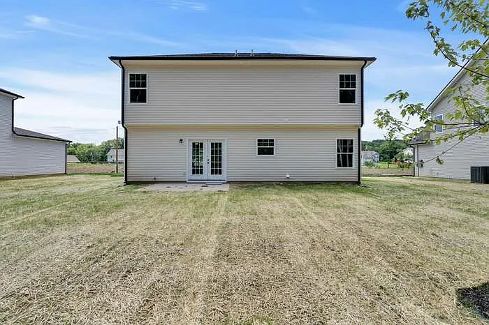 5 bed, 2.5 bath, 2176 sqft, $2,650 — Photo 1