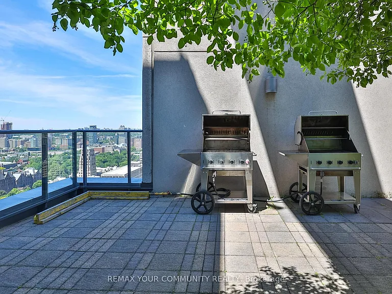 770 Bay St #Penthouse 101 — Photo 39