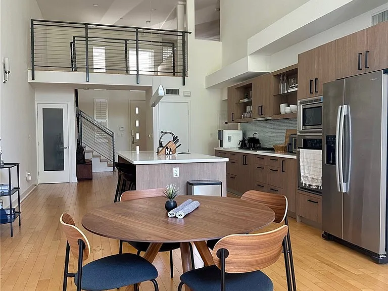 12837 Moorpark St #107 — Photo 6