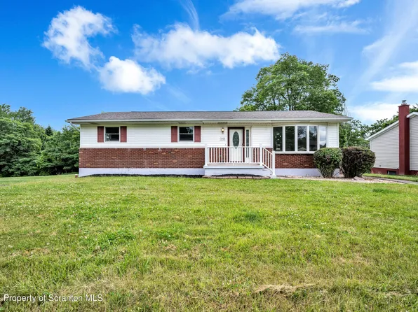 1002 Susquehanna St, Forest City, PA 18421