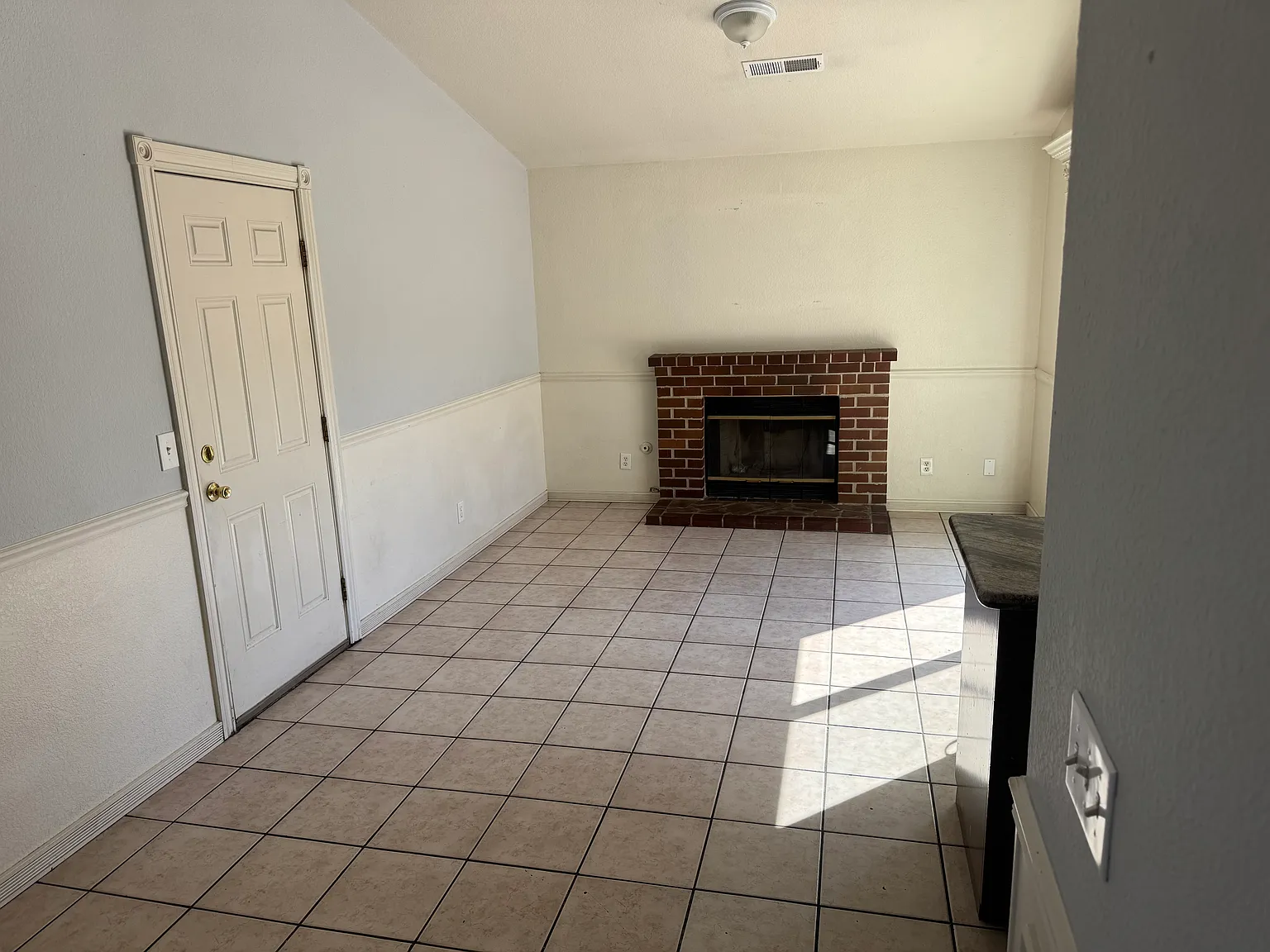 Overland Ave, Los Banos — Photo 4