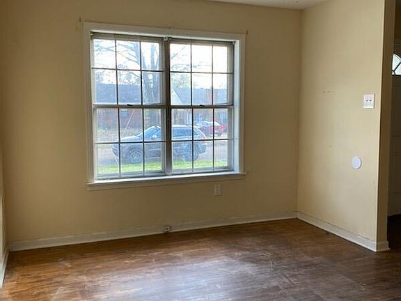 3rd image of 1364 Staunton Dr