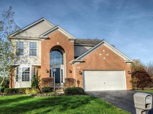 143 Coventry Ct, Chagrin Falls, OH 44023