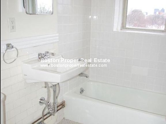 25 Park Dr. #22 Boston - Fenway Unit Photo 6