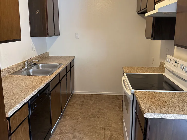 24508 Canada St #24508 — Photo 7