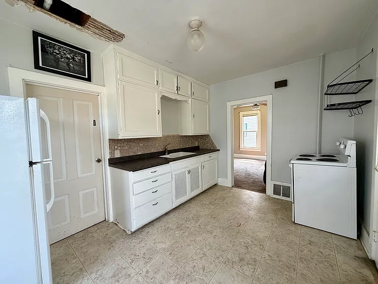 419 Sherman St #1 — Photo 3