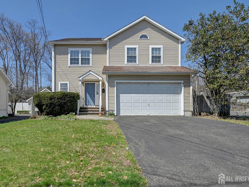 1st image of 31 Ashwood Ave