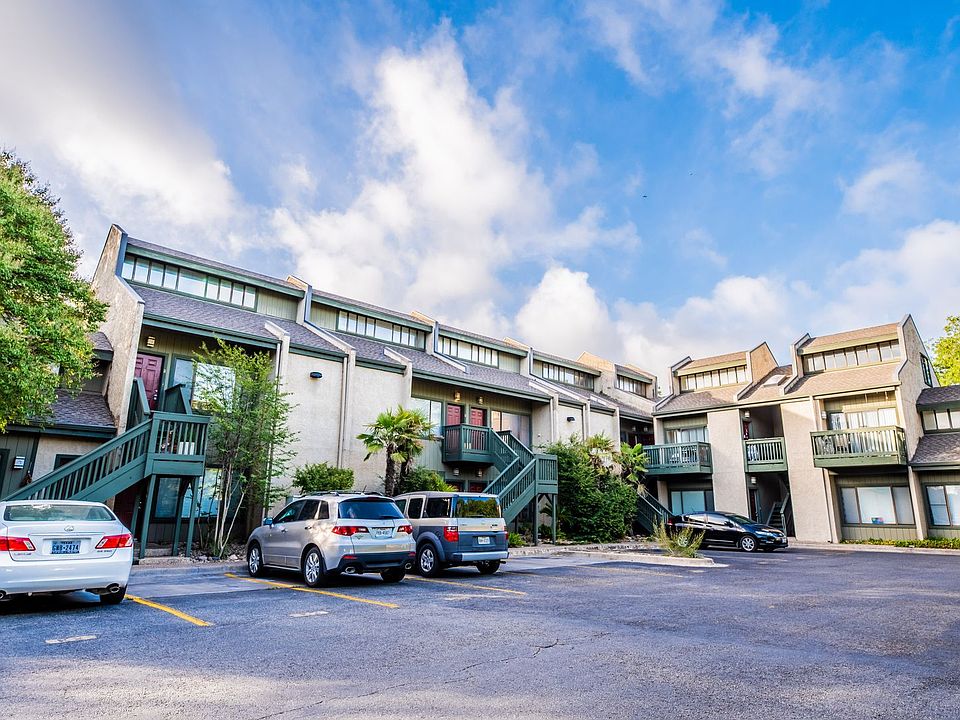 2nd image of 601 Nelray Blvd APT 15