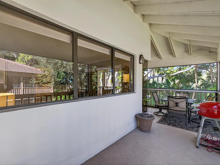 605 Brackenwood Cv — Photo 34