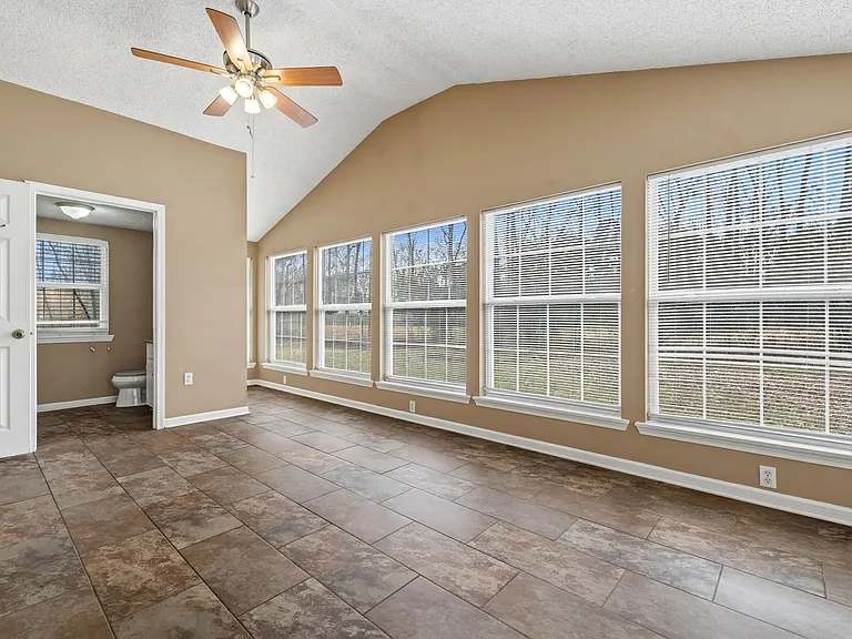 104 Quapaw Pl — Photo 18