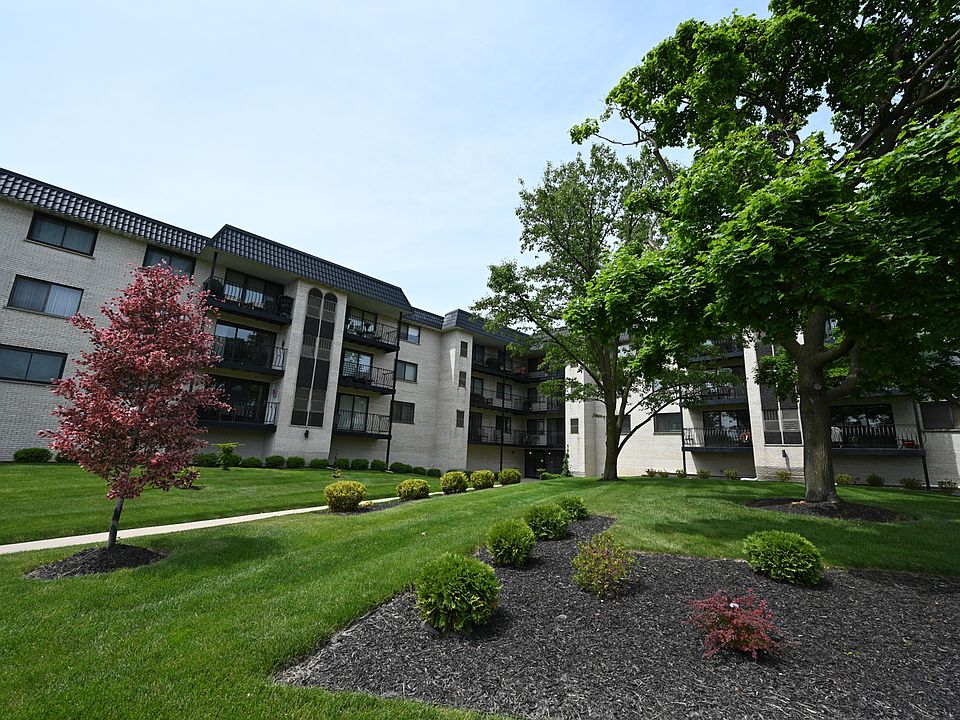 1st image of 6950 W Forest Preserve Dr APT 207