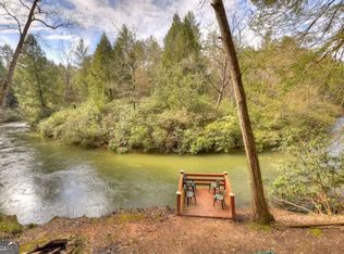 425 River Bend Ct, Ellijay, GA 30540
