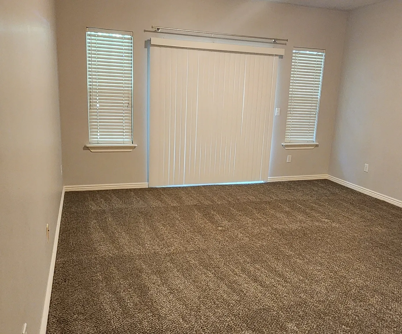 504 N Seven Peaks Blvd #207 (SLY) - 207 — Photo 3
