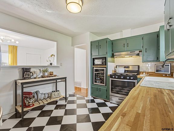 4th image of 7352 S 72nd Ave