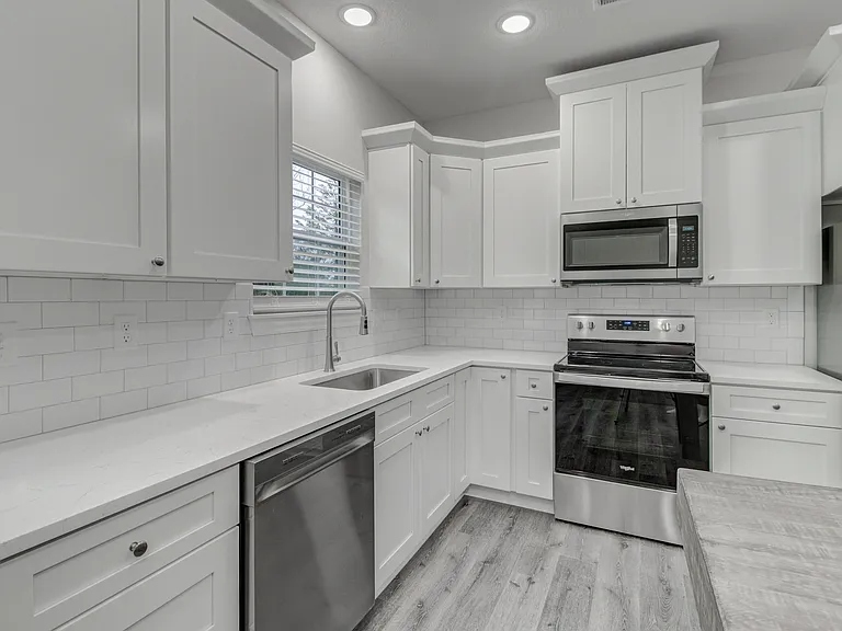13000 Sandusky Ave — Photo 6