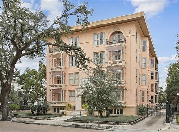 2nd image of 4900 Saint Charles Ave APT 3E