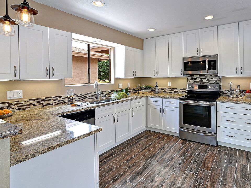 1st image of 26605 S Lakemont Dr