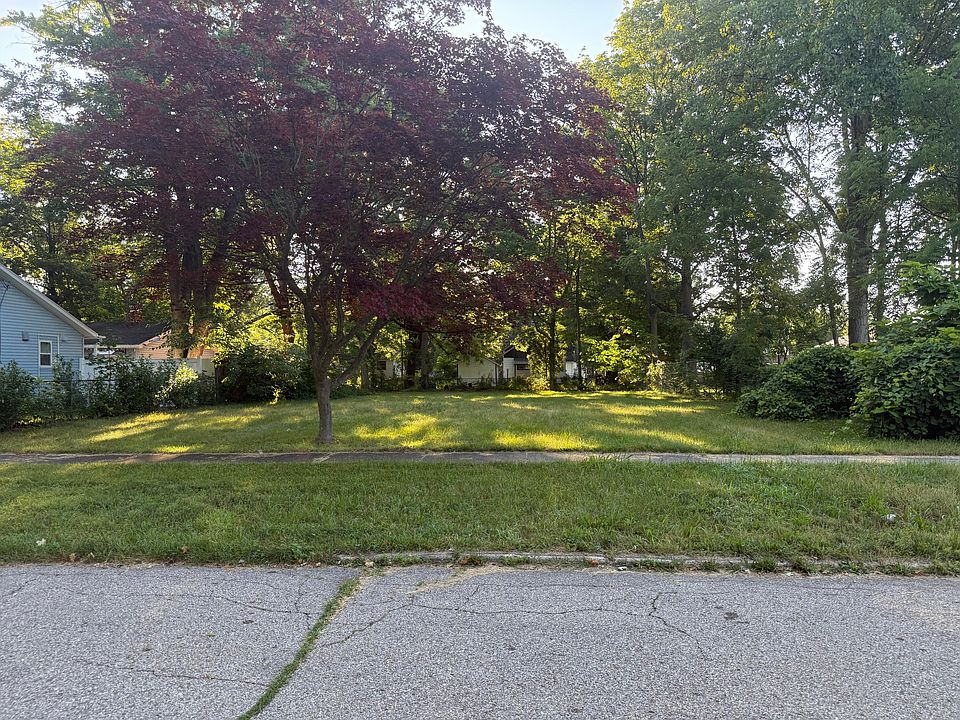 1st image of 1015 N 6th St