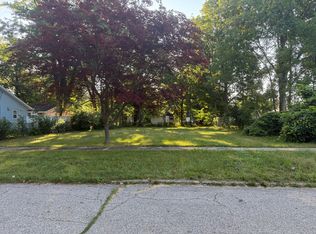 1015 N 6th St, Niles, MI 49120