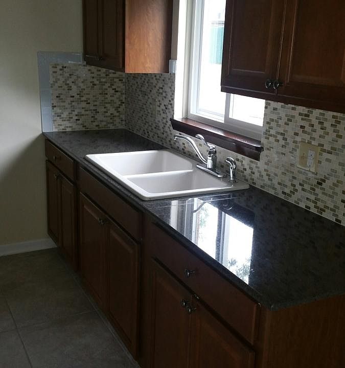 1st image of 200 Mead St APT 2