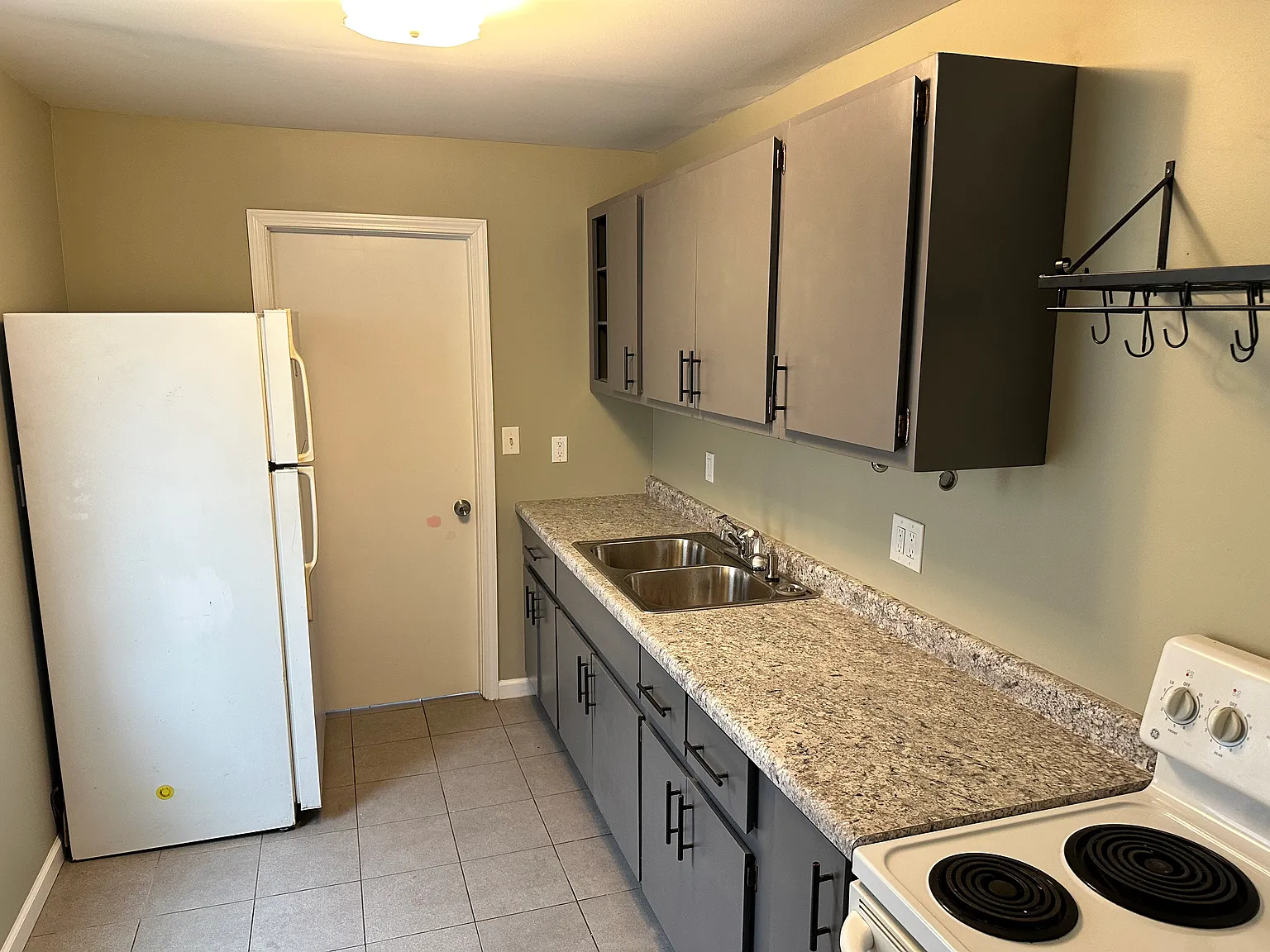 2726 John B Ave — Photo 2