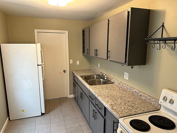 2nd image of 2726 John B Ave