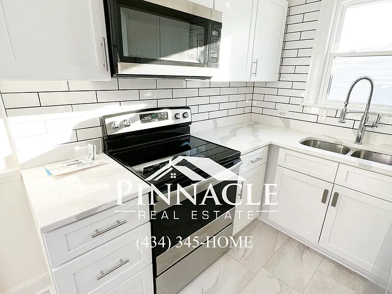 702 Mansfield Ave — Photo 9