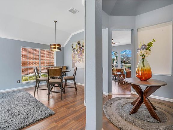 3rd image of 3709 Lake Country Dr