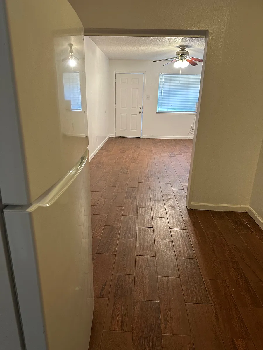 Building Photo - 1111 Tabor Ave #4