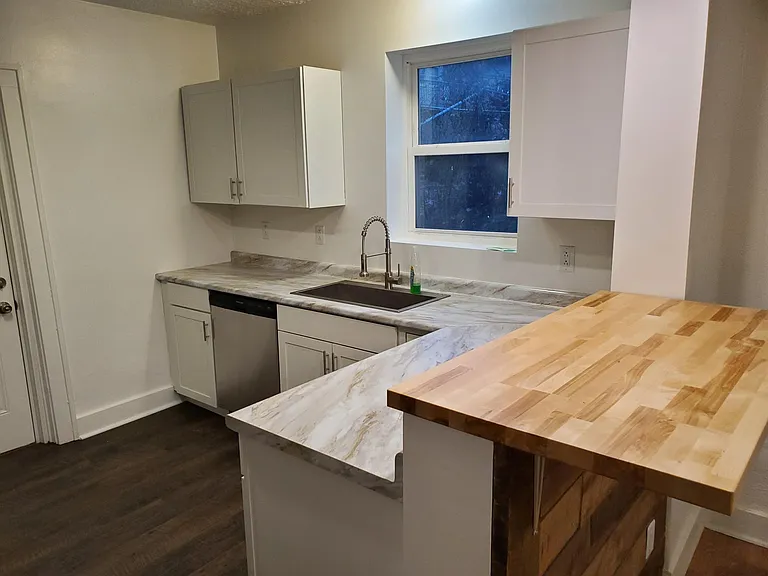 523 Castle Shannon Blvd — Photo 4