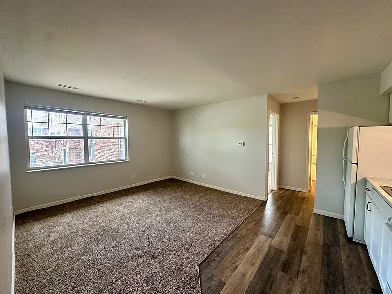 Building Photo - 1440 Meadowview Dr #3