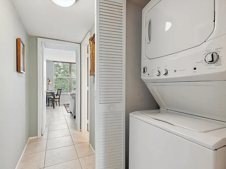 3900 Oaks Clubhouse Dr #409 — Photo 13