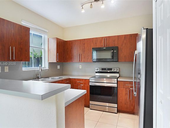 5th image of 1485 SE 25th Ter