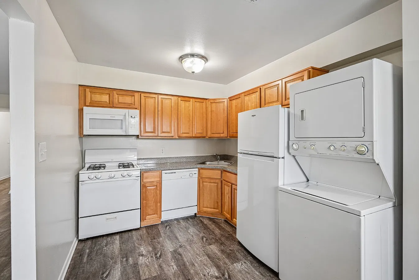 Fairways Apartment Homes — Photo 2