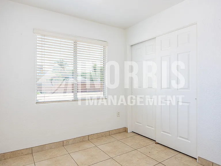 710 N Olive Ave — Photo 10