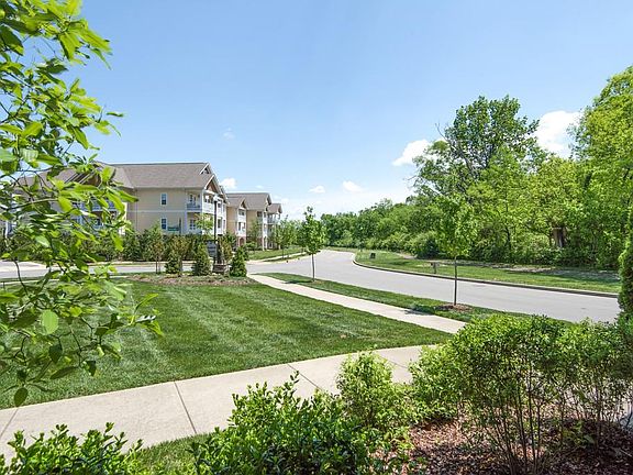 3rd image of 501 Vintage Green Ln