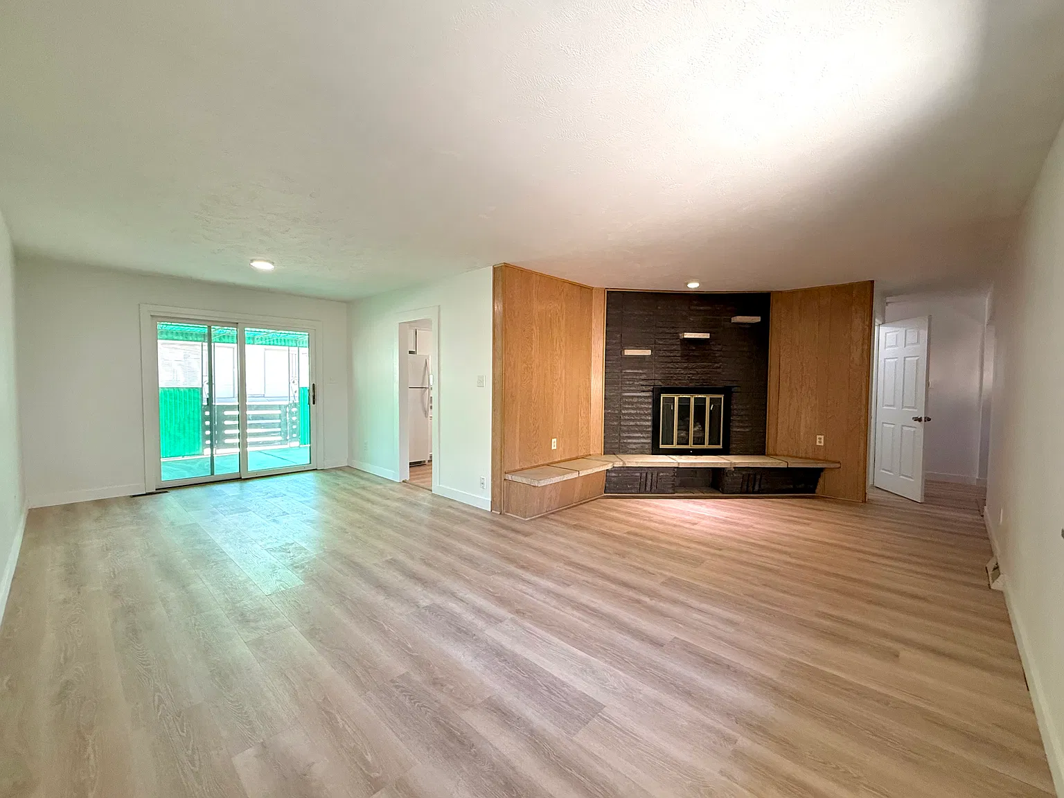 3 bed, 1400 sqft, $2,985 — Photo 1