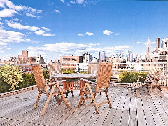 3rd image of 147 Waverly Pl APT 3E