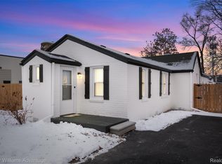 20406 Floral St, Livonia, MI 48152