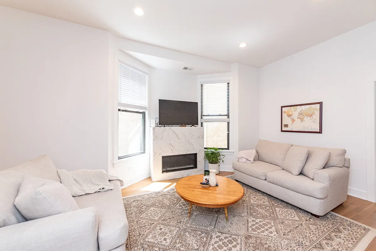 2 bed, 2.0 bath, $3,515 — Photo 3