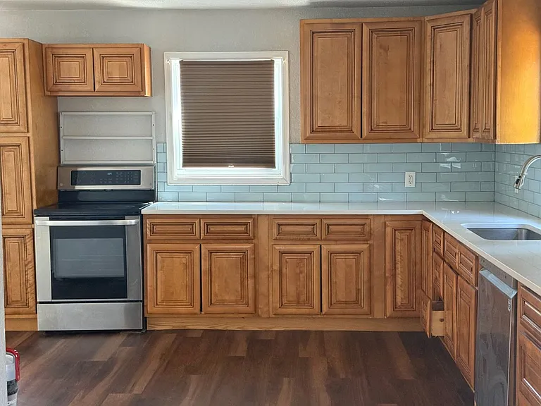3046 N Milwaukee St — Photo 4
