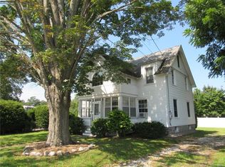 17 River St, Deep River, CT 06417