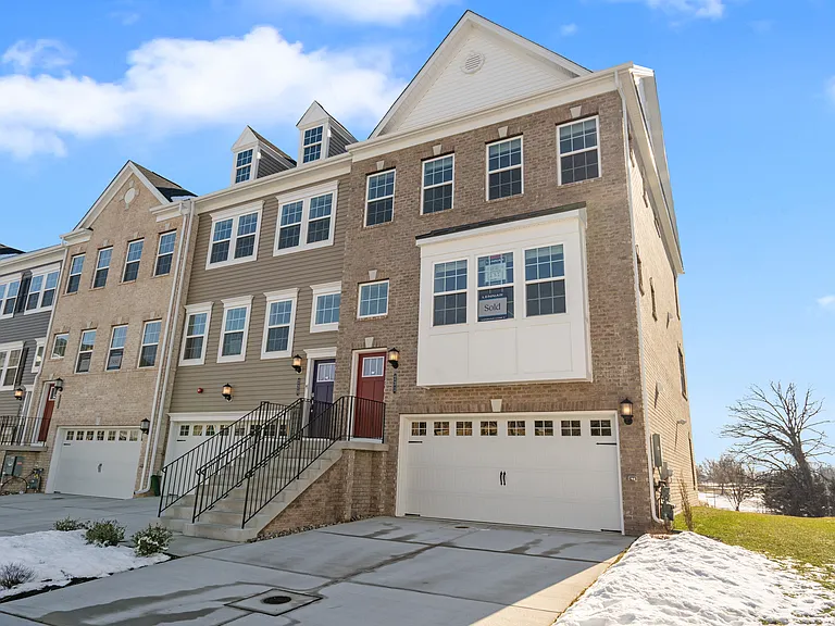 231 Birdie Ct — Photo 2