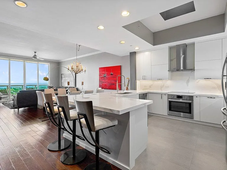 2640 Lake Shore Dr #2609 — Photo 3