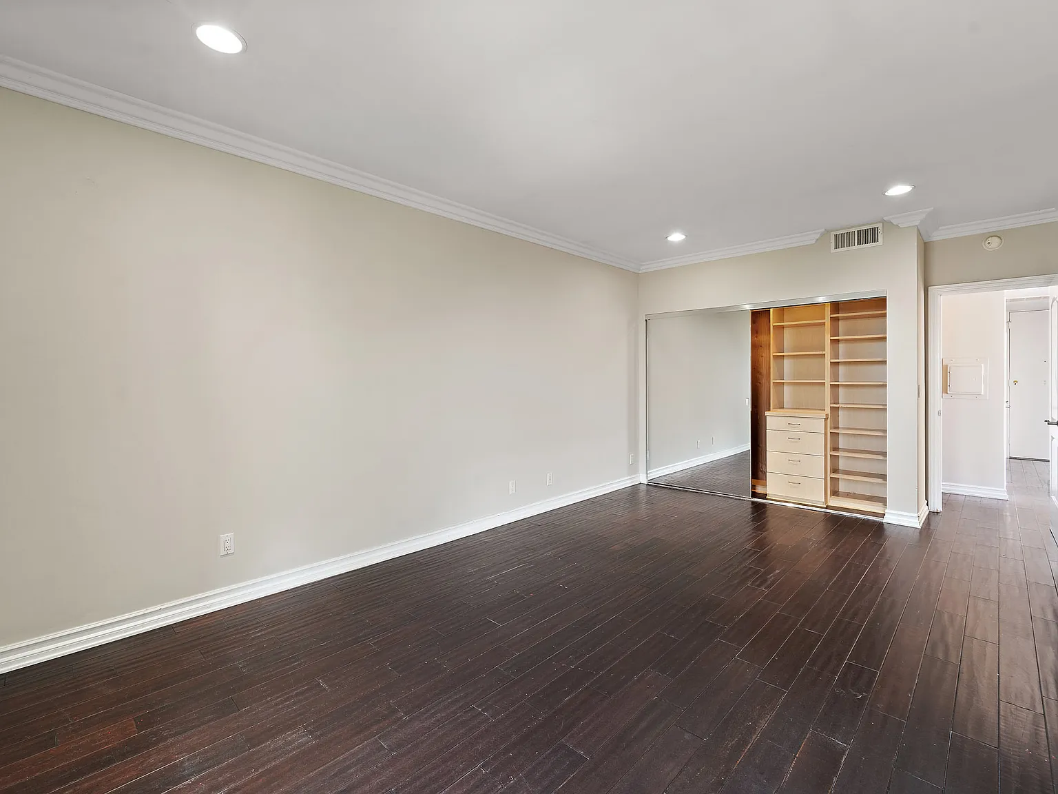 2 bed, 1638 sqft, $6,000 — Photo 4